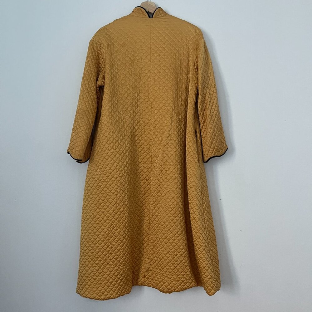 Vintage Golden Quilted Robe - Picture 3 of 9